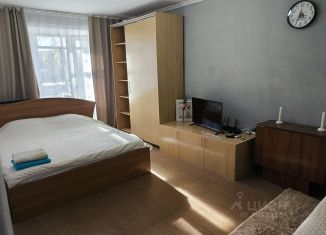 Сдается 1-ком. квартира, 32 м2, Таганрог, улица Шмидта, 13