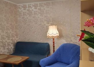 Сдается в аренду 2-комнатная квартира, 48 м2, Гатчина, улица Карла Маркса, 52