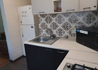 Сдаю 2-комнатную квартиру, 60 м2, Керчь, улица Маршала Ерёменко, 41