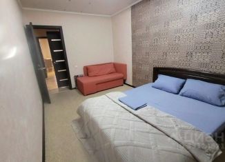 Сдаю 2-комнатную квартиру, 60 м2, Липецк, улица 8 Марта, 3