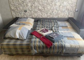 Сдаю в аренду 2-ком. квартиру, 50 м2, Курск, улица Карла Маркса, 98