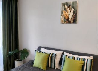 Сдаю в аренду 1-ком. квартиру, 32 м2, Калуга, улица Марата, 5