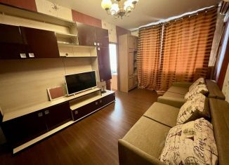 Сдается в аренду 1-комнатная квартира, 65 м2, Смоленск, улица Глинки, 9