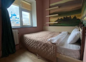 Сдается двухкомнатная квартира, 50 м2, Гатчина, улица Карла Маркса, 36А