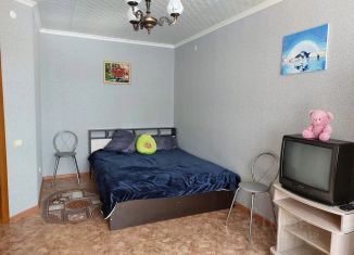 Сдаю 1-ком. квартиру, 40 м2, Челябинская область, улица 8 Марта, 9