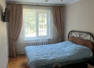 2-ком. квартира в аренду, 52 м2, Майкоп, 5-й переулок, 24