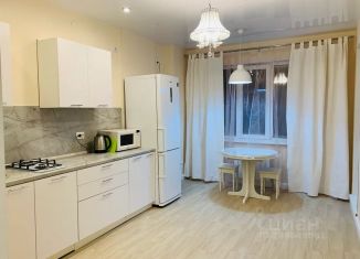 Сдам в аренду 1-комнатную квартиру, 40 м2, Якутск, улица Строда, 9, микрорайон Залог