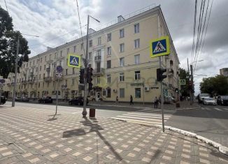 Продаю 4-комнатную квартиру, 91.2 м2, Киров, улица Защитников Отечества, 67