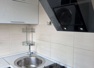 Продажа двухкомнатной квартиры, 49.2 м2, Карачев, улица Карла Маркса, 20