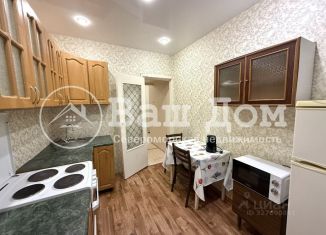 Продам однокомнатную квартиру, 35 м2, Мурманская область, улица Адмирала Чабаненко, 5