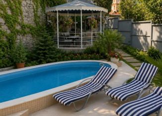 Аренда дома, 320 м2, Крым, улица К. Маркса