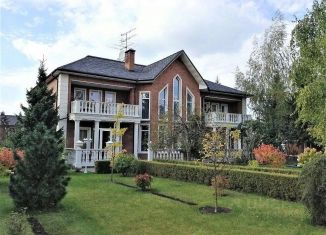 Продается дом, 2000 м2, село Знаменское