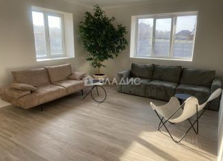 Продаю дом, 240 м2, село Таврово, улица Строителей