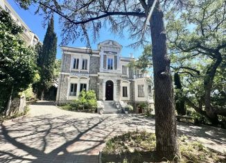 Продам коттедж, 824 м2, Крым, улица Щорса, 3