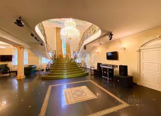 Сдам в аренду дом, 1000 м2, Москва