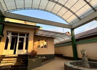 Продаю дом, 700 м2, Кабардино-Балкария, улица Чкалова, 64