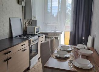 Сдаю в аренду 2-комнатную квартиру, 68 м2, Ярославская область, Угличская улица, 68