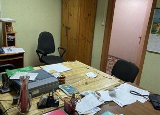 Продам офис, 75 м2, Устюжна, улица Карла Маркса, 5