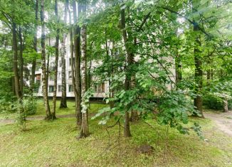 Продаю комнату, 55 м2, Санкт-Петербург, улица Руставели, 10, Калининский район