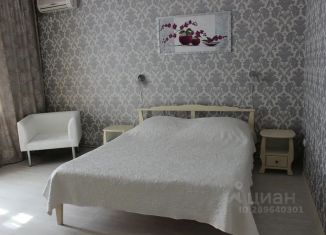 Сдаю 1-комнатную квартиру, 35 м2, Севастополь, улица Героев Бреста, 57