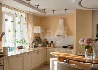 Продаю 4-ком. квартиру, 153 м2, Пермский край, улица Малкова, 26А