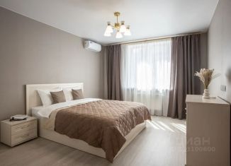 Сдам в аренду 2-комнатную квартиру, 68 м2, Самара, улица Дыбенко, 5, метро Спортивная