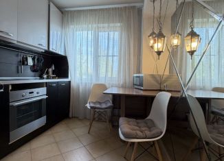 Продам 2-комнатную квартиру, 44 м2, Омск, улица Декабристов, 137