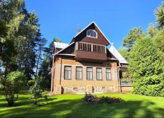 Продаю дом, 230 м2, городской посёлок Вырица, проспект Кирова, 51