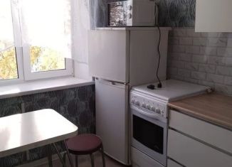 Аренда 1-ком. квартиры, 30 м2, Миасс, улица 8 Марта, 88
