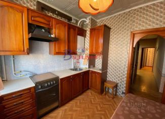 Продаю 3-ком. квартиру, 65 м2, Челябинская область, улица Карпенко, 7