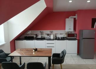 Сдается 1-комнатная квартира, 80 м2, Бугуруслан, Чапаевская улица, 100